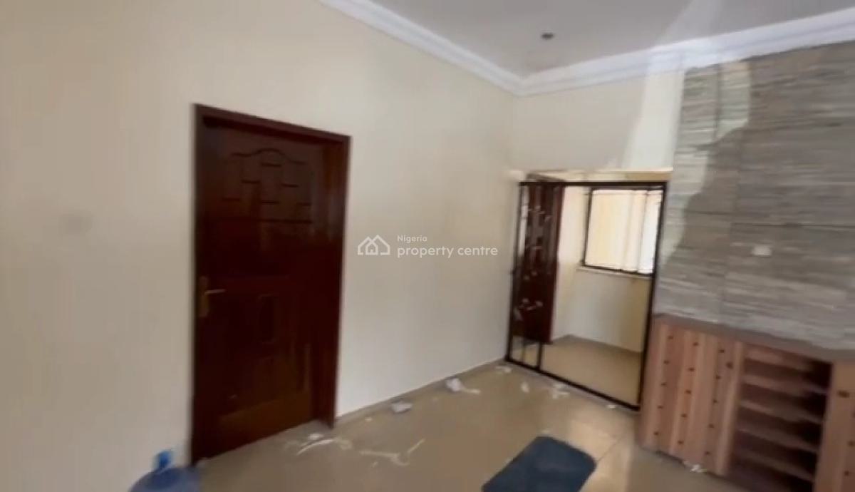 Well Renovated 3 Bedroom with Bq, Otedola, Omole Phase 2, Ikeja, Lagos, Flat / Apartment for Rent