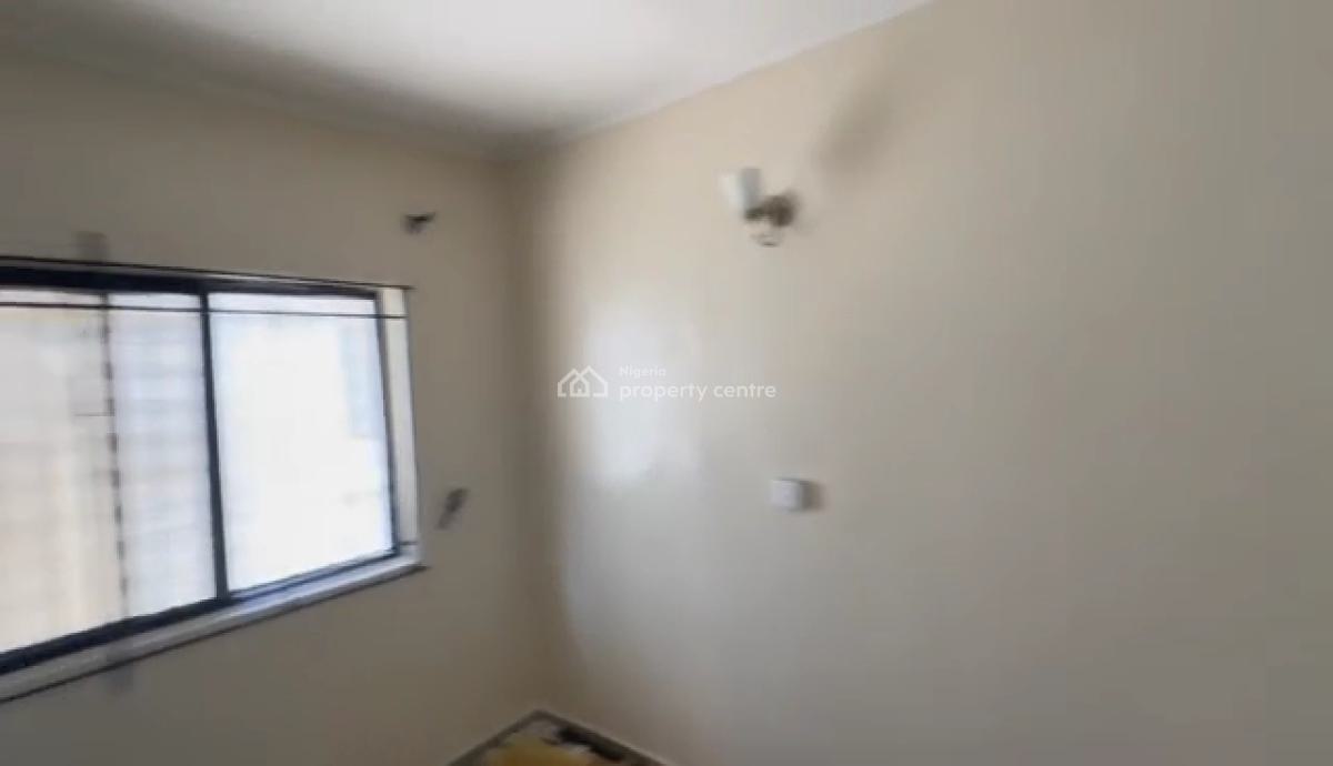 Well Renovated 3 Bedroom with Bq, Otedola, Omole Phase 2, Ikeja, Lagos, Flat / Apartment for Rent