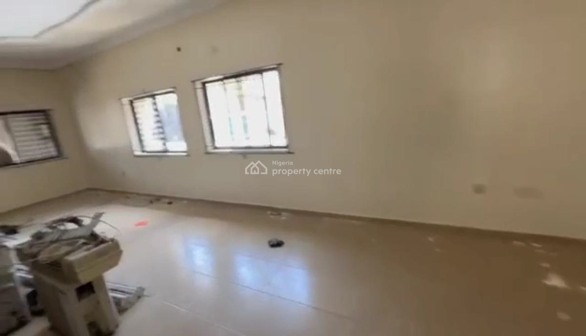 Well Renovated 3 Bedroom with Bq, Otedola, Omole Phase 2, Ikeja, Lagos, Flat / Apartment for Rent