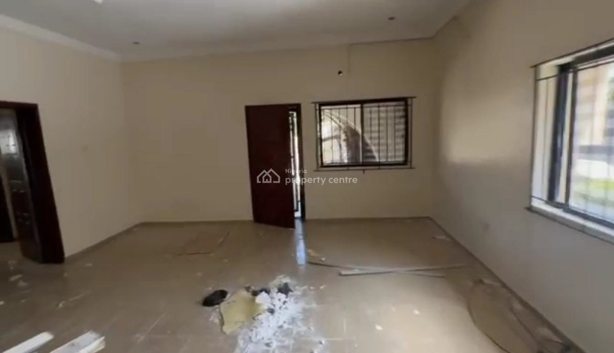 Well Renovated 3 Bedroom with Bq, Otedola, Omole Phase 2, Ikeja, Lagos, Flat / Apartment for Rent