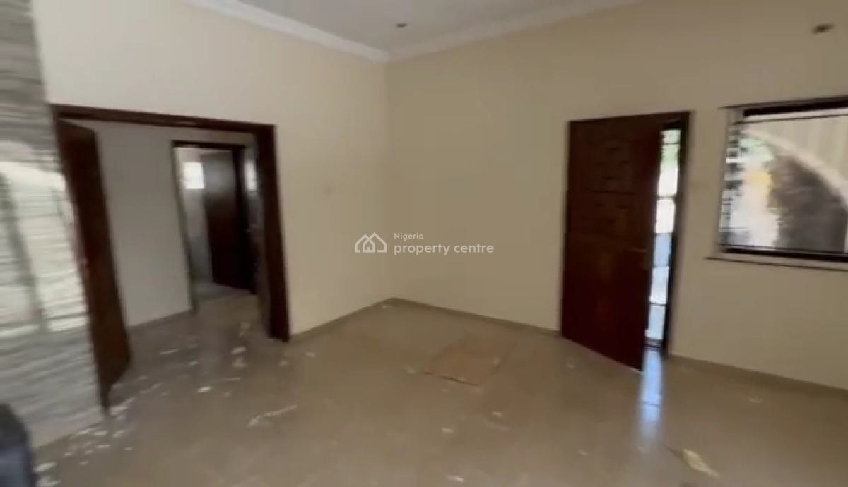 Well Renovated 3 Bedroom with Bq, Otedola, Omole Phase 2, Ikeja, Lagos, Flat / Apartment for Rent