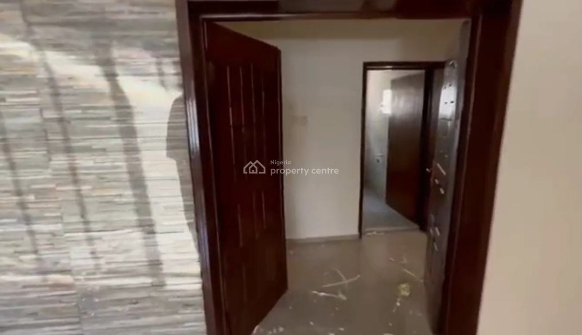 Well Renovated 3 Bedroom with Bq, Otedola, Omole Phase 2, Ikeja, Lagos, Flat / Apartment for Rent