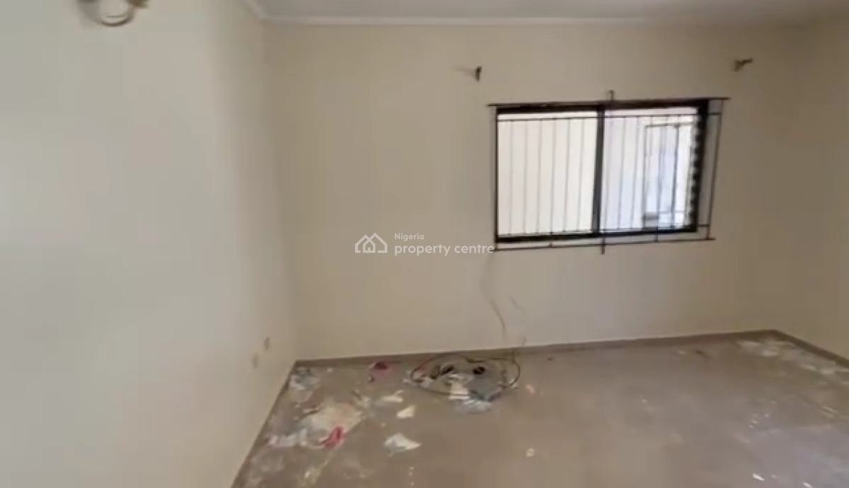 Well Renovated 3 Bedroom with Bq, Otedola, Omole Phase 2, Ikeja, Lagos, Flat / Apartment for Rent