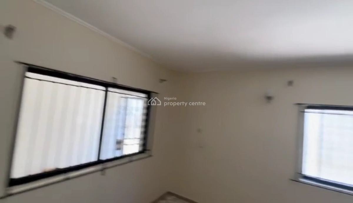 Well Renovated 3 Bedroom with Bq, Otedola, Omole Phase 2, Ikeja, Lagos, Flat / Apartment for Rent