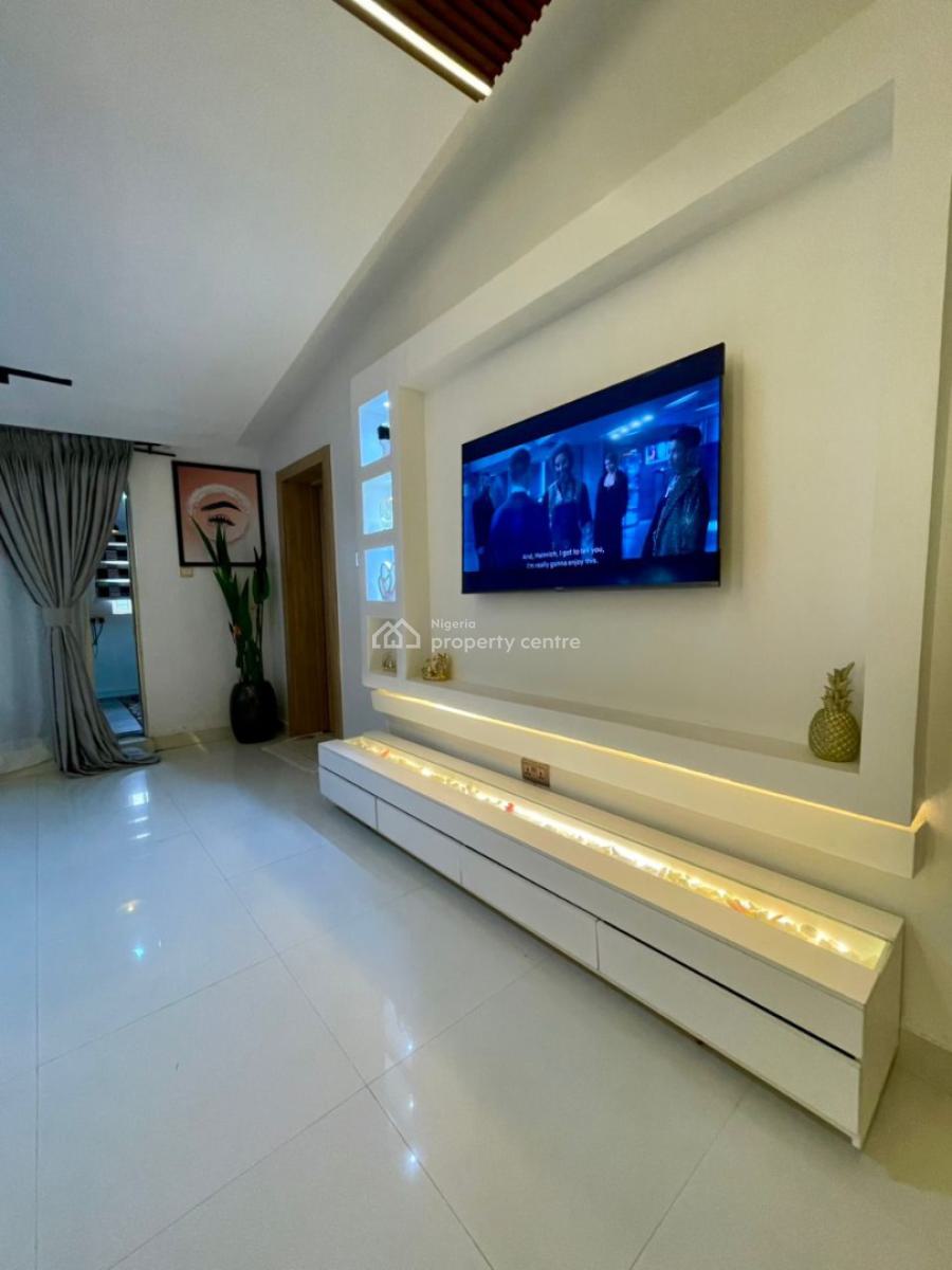 Luxurious and Spacious Studio Apartment, Phase 1, Off Admiralty Way, Lekki, Lagos, Flat / Apartment Short Let