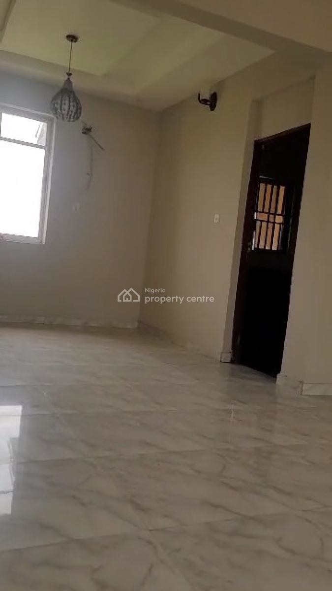 Well Maintained 3 Bed Flat on The 3rd Floor, Chois Estate, Abijo Gra, Abijo, Lagos, Abijo, Lekki, Lagos, Flat / Apartment for Rent
