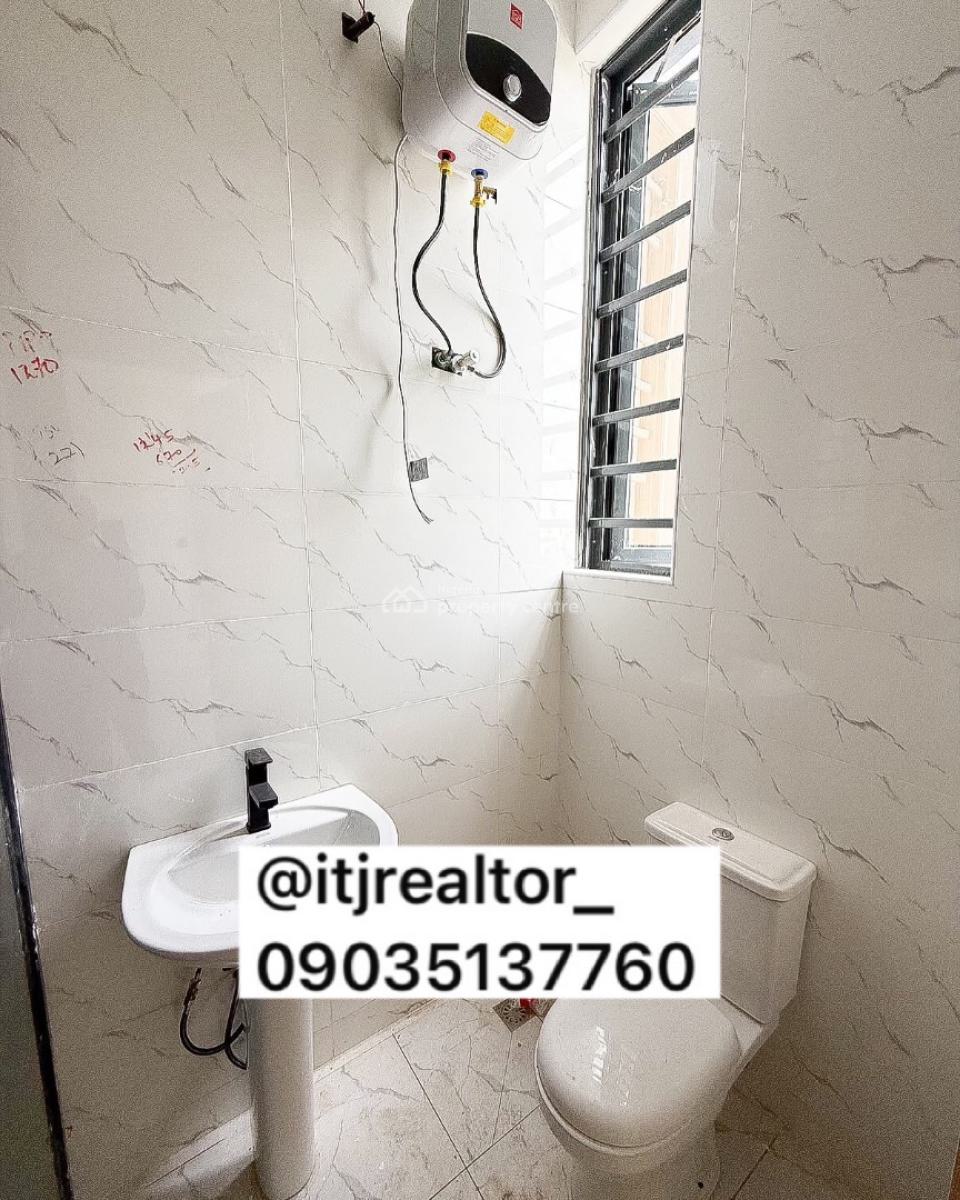 Lovely 2 Bedroom Apartment with Gym, Ologolo, Lekki, Lagos, Block of Flats for Sale
