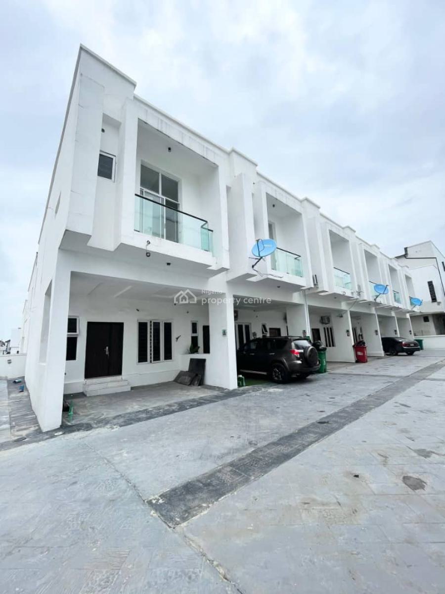 Distressed 3 Bedroom Terraced  Duplex, Orchid, Lekki, Lagos, Terraced Duplex for Sale