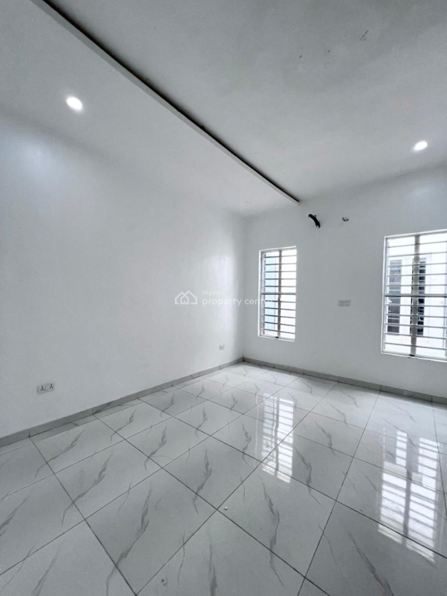 Distressed 3 Bedroom Terraced  Duplex, Orchid, Lekki, Lagos, Terraced Duplex for Sale