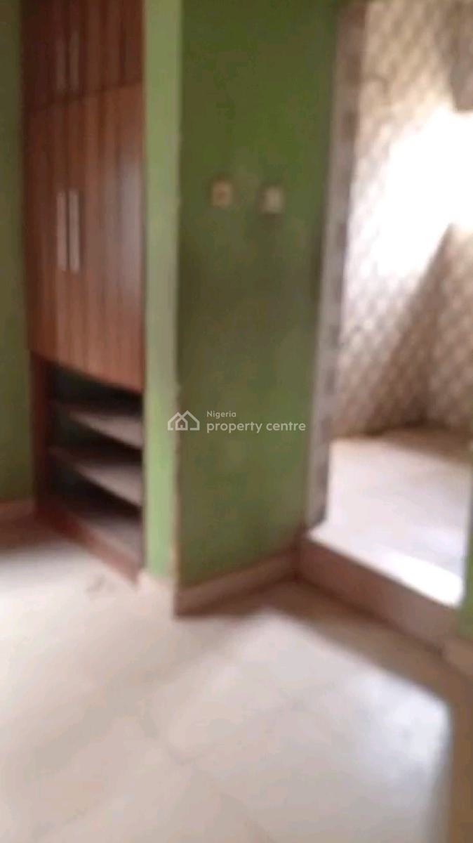 3 Bedroom Flat, Ebute Metta East, Yaba, Lagos, Flat / Apartment for Rent
