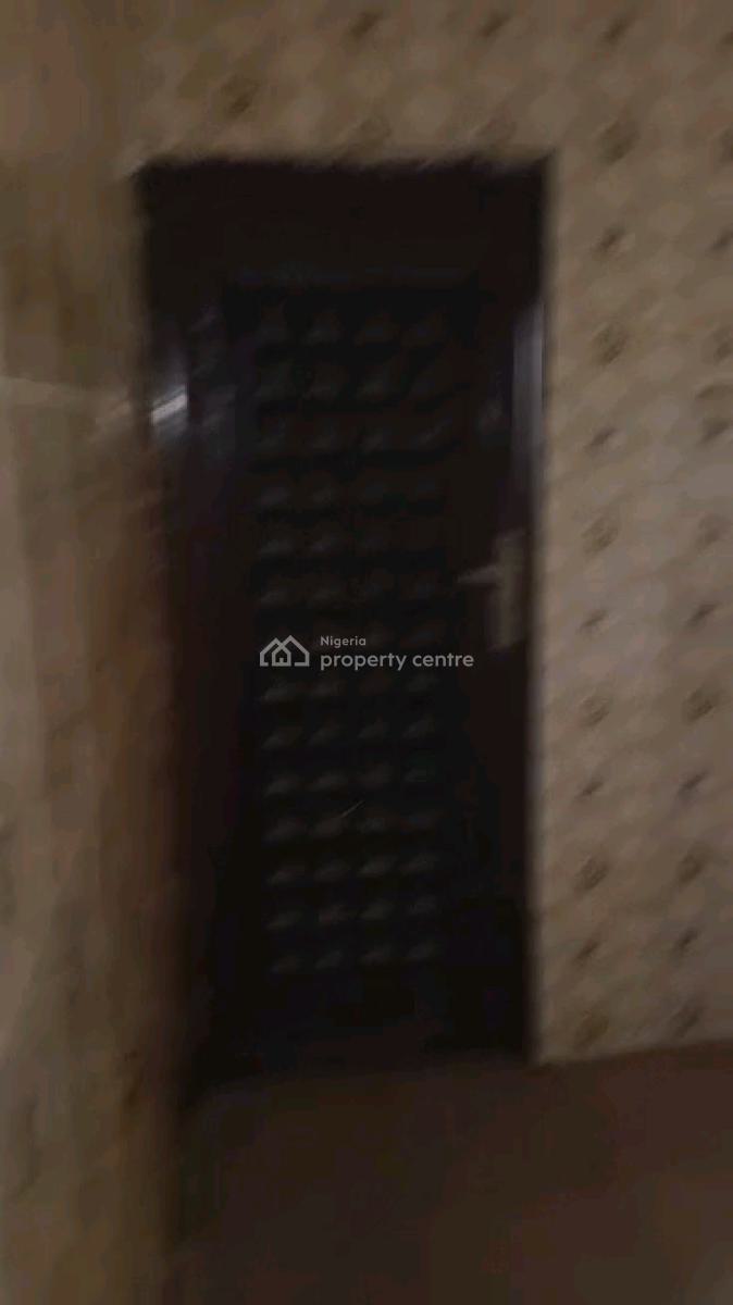 3 Bedroom Flat, Ebute Metta East, Yaba, Lagos, Flat / Apartment for Rent