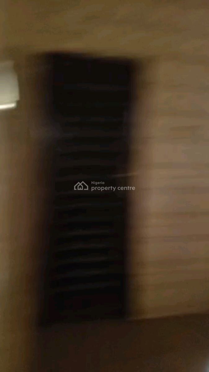 3 Bedroom Flat, Ebute Metta East, Yaba, Lagos, Flat / Apartment for Rent