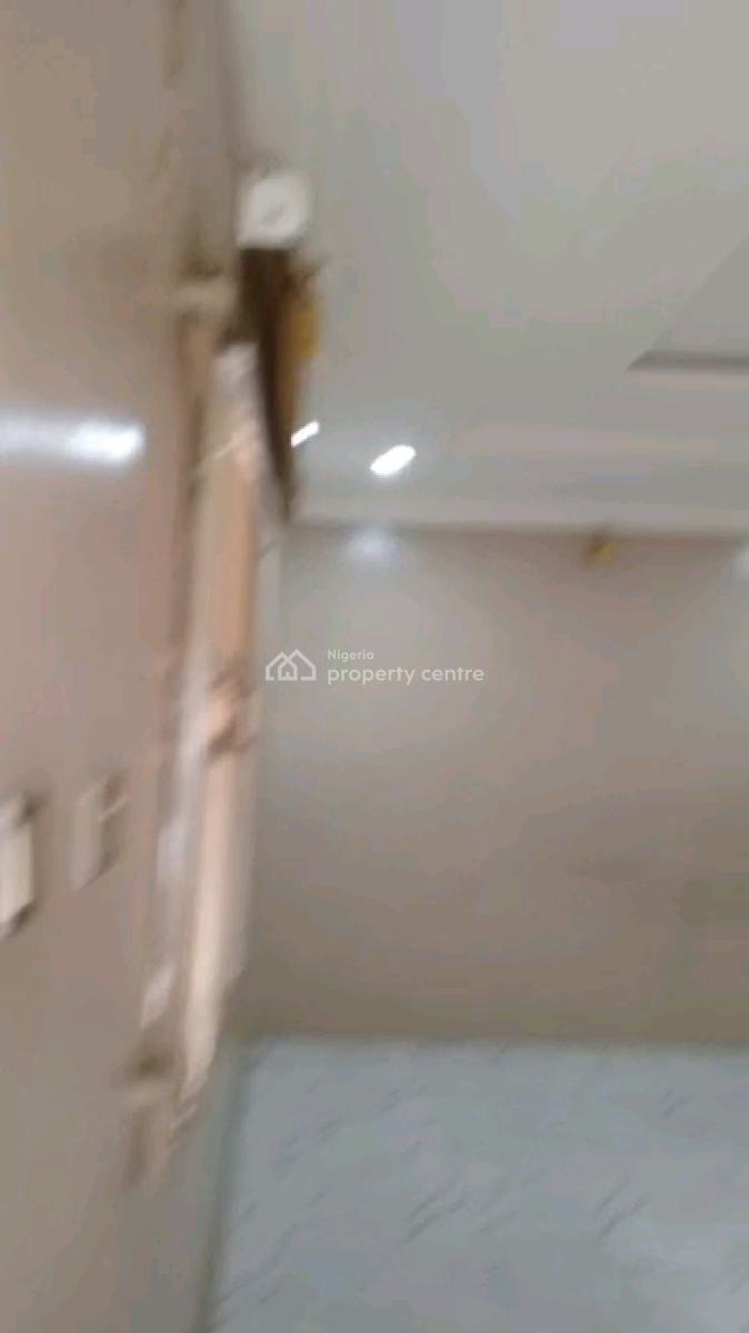 3 Bedroom Flat, Ebute Metta East, Yaba, Lagos, Flat / Apartment for Rent