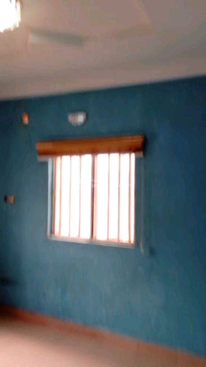 3 Bedroom Flat, Ebute Metta East, Yaba, Lagos, Flat / Apartment for Rent
