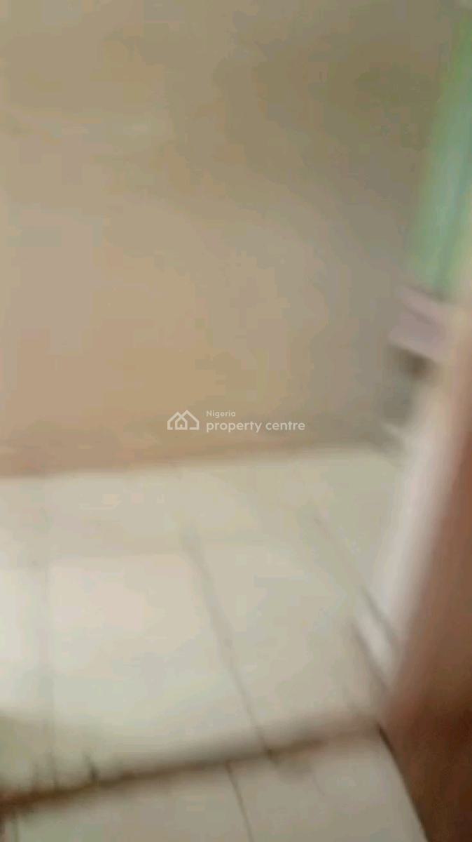 3 Bedroom Flat, Ebute Metta East, Yaba, Lagos, Flat / Apartment for Rent