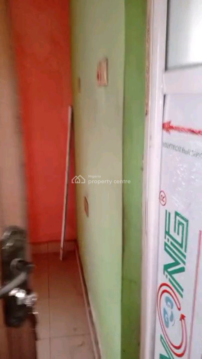 3 Bedroom Flat, Ebute Metta East, Yaba, Lagos, Flat / Apartment for Rent
