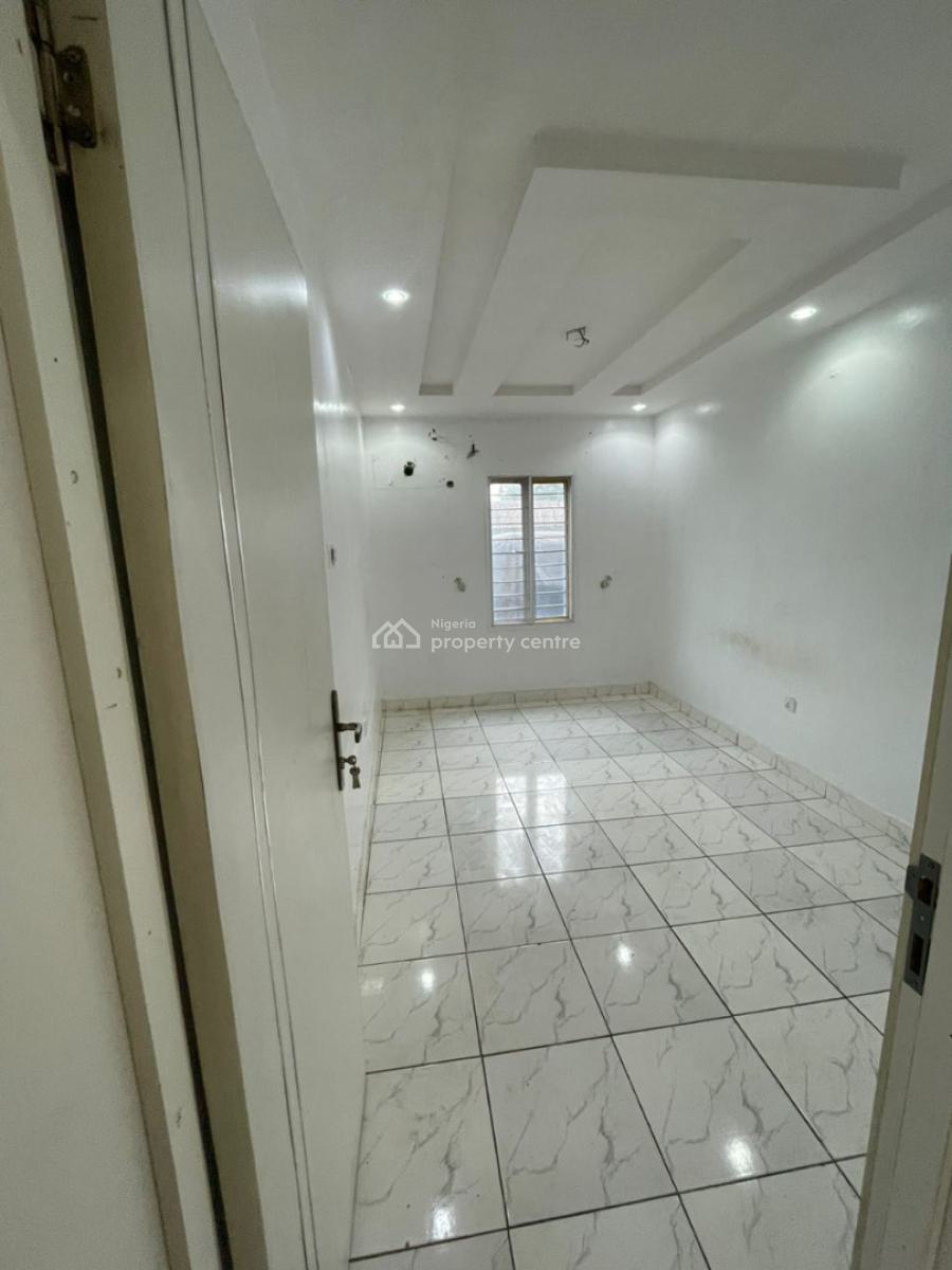 Spacious 2 Bedroom Flat with Wardrobe and Pop, Onigbongbo, Maryland, Lagos, Flat / Apartment for Rent