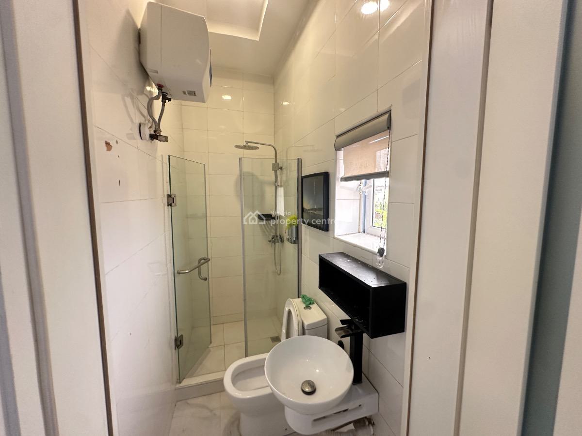 Fully Furnished and Serviced 2 Bedroom Penthouse, Lekki Phase 1, Lekki, Lagos, Flat / Apartment for Rent