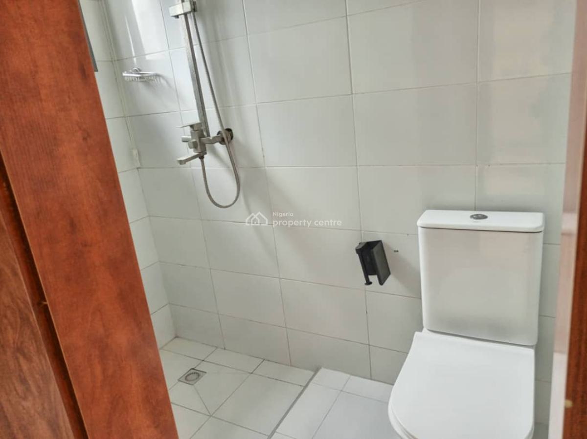 Well Maintained 2 Bedroom Flat with Excellent Facilities, Ologolo, Lekki, Lagos, Flat / Apartment for Rent