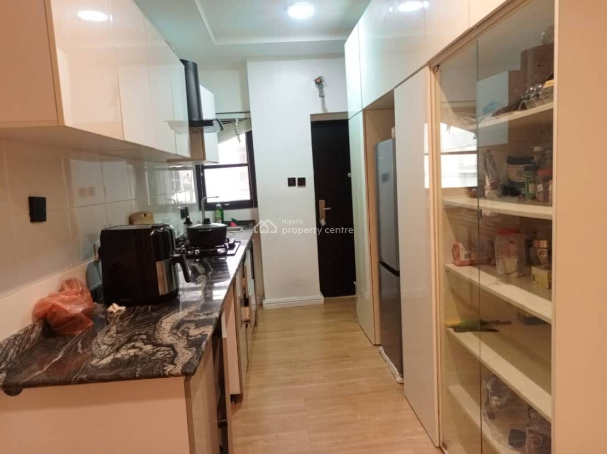 Well Maintained 2 Bedroom Flat with Excellent Facilities, Ologolo, Lekki, Lagos, Flat / Apartment for Rent