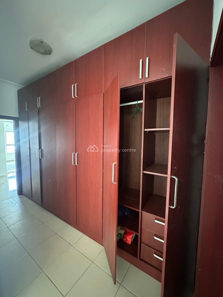 Fantastic 3 Bedroom Flat, Cromwell Estate Off Chevron Drive, Lekki Expressway, Lekki, Lagos, Flat / Apartment for Sale
