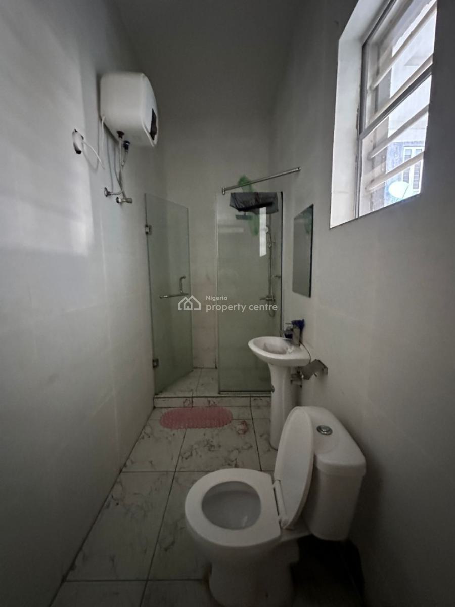 Fantastic 3 Bedroom Flat, Cromwell Estate Off Chevron Drive, Lekki Expressway, Lekki, Lagos, Flat / Apartment for Sale
