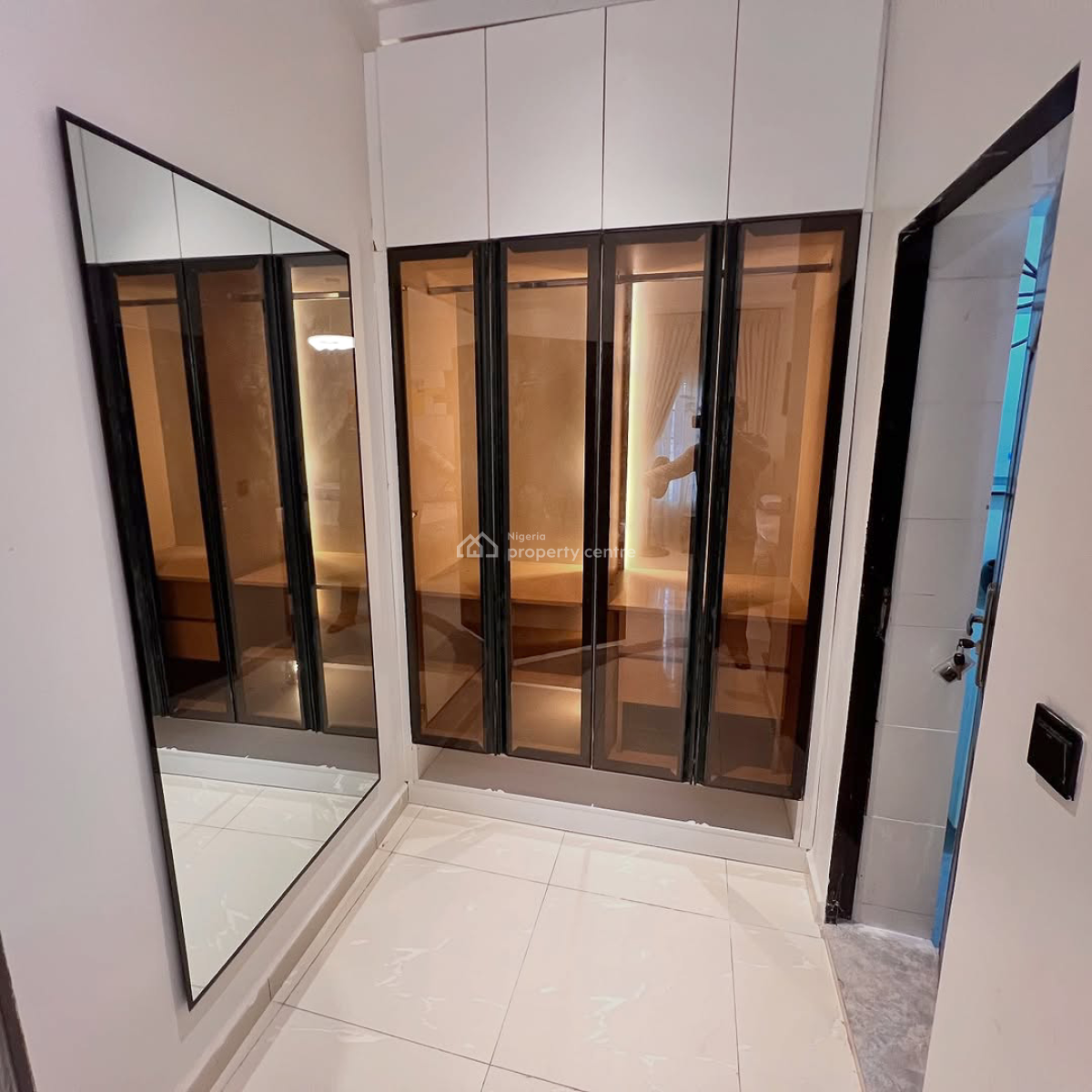 Tastefully Furnished Brand New 2 Bedroom Flat in Prime Location, Gilmore, Jahi, Abuja, Flat / Apartment for Sale