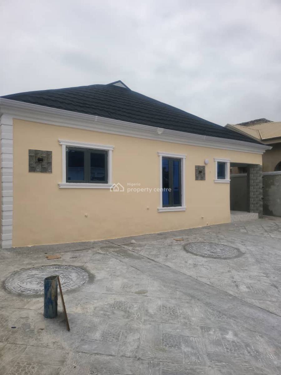 Standard 3 Bedroom Bungalow with All Modern Facilities, Elebu Oja, Akala Express, Ibadan, Oluyole, Oyo, Detached Bungalow for Sale