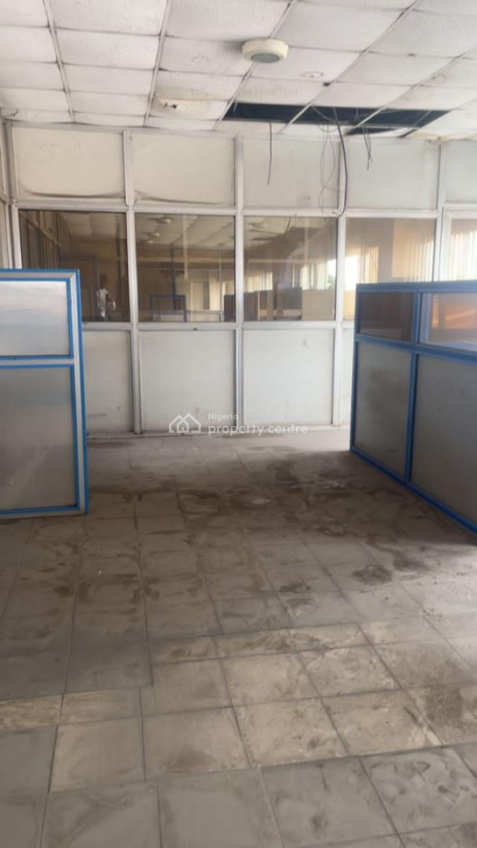 Office Space 1600sqm on 2nd Floor Along Oba Akran Ikeja Besi, Along Oba Akran Ikeja Beside Tower Aluminium Company, Ikeja, Lagos, Office Space for Rent