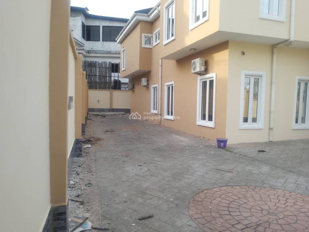 Massively Built 5 Bedrooms Detached Luxury Home with 2 Rooms B.q, Ikeja Gra, Ikeja, Lagos, Detached Duplex for Rent