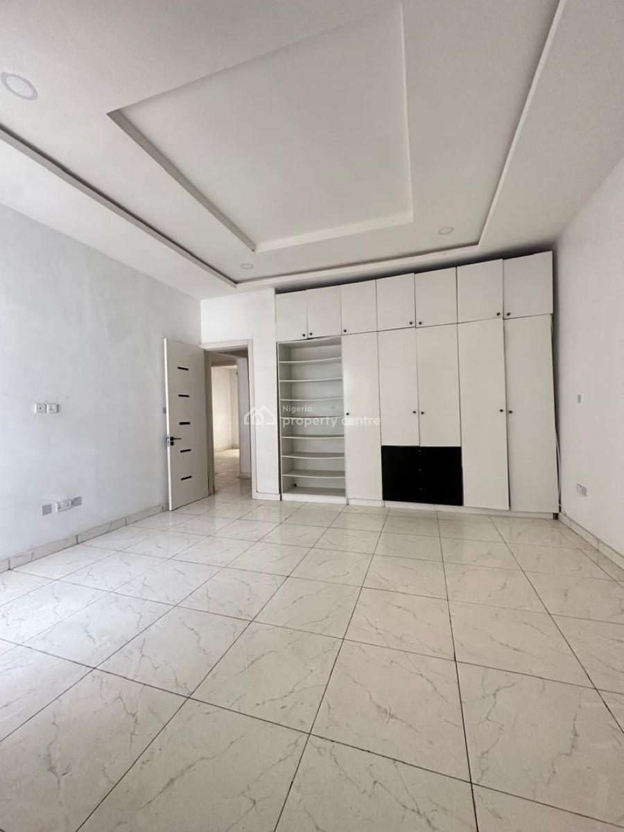 2-3 Bedroom Flat, Lekki Phase 1, Lekki, Lagos, Flat / Apartment for Sale