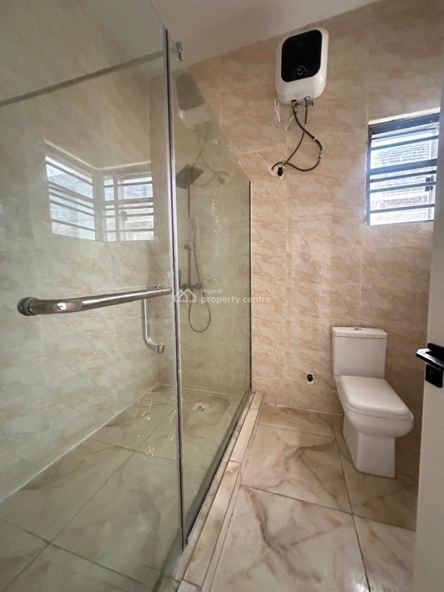 2-3 Bedroom Flat, Lekki Phase 1, Lekki, Lagos, Flat / Apartment for Sale