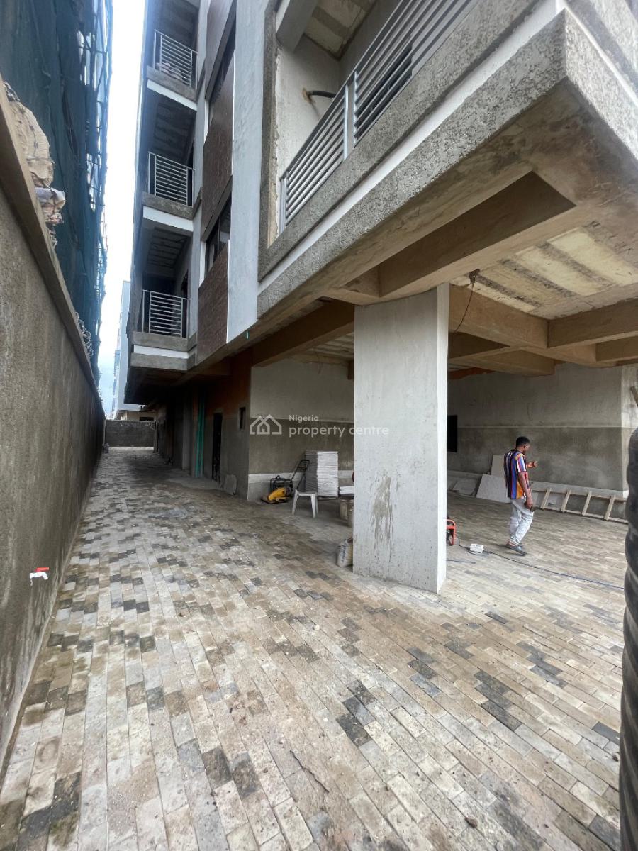 Spacious 3 Bedroom Apartment, Yaba, Lagos, Block of Flats for Sale