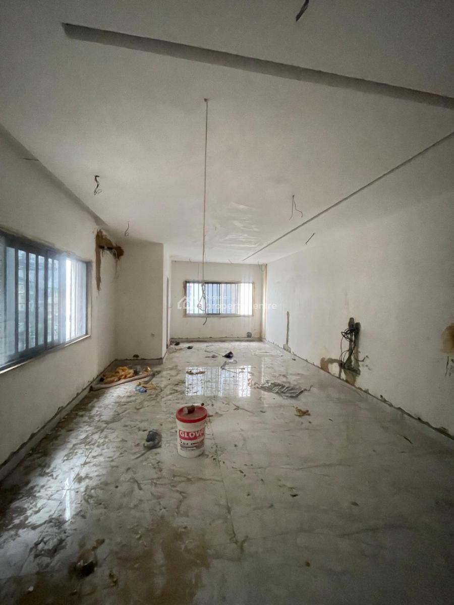 Spacious 3 Bedroom Apartment, Yaba, Lagos, Block of Flats for Sale