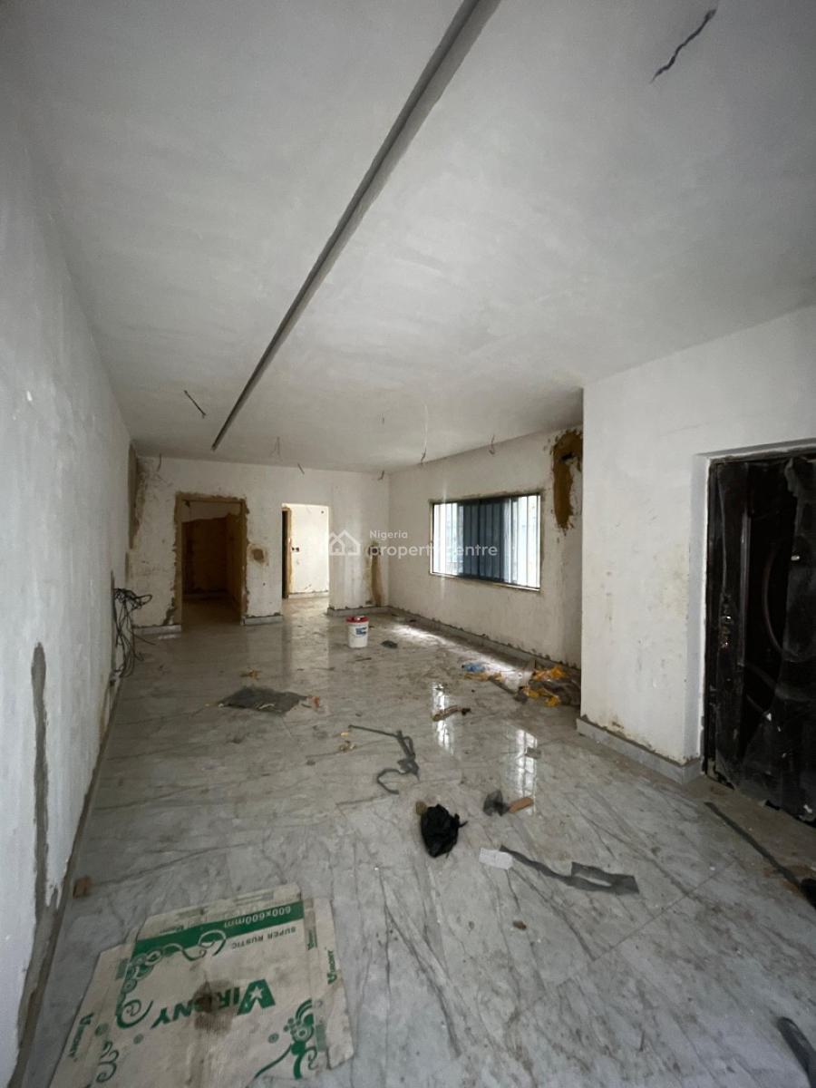 Spacious 3 Bedroom Apartment, Yaba, Lagos, Block of Flats for Sale