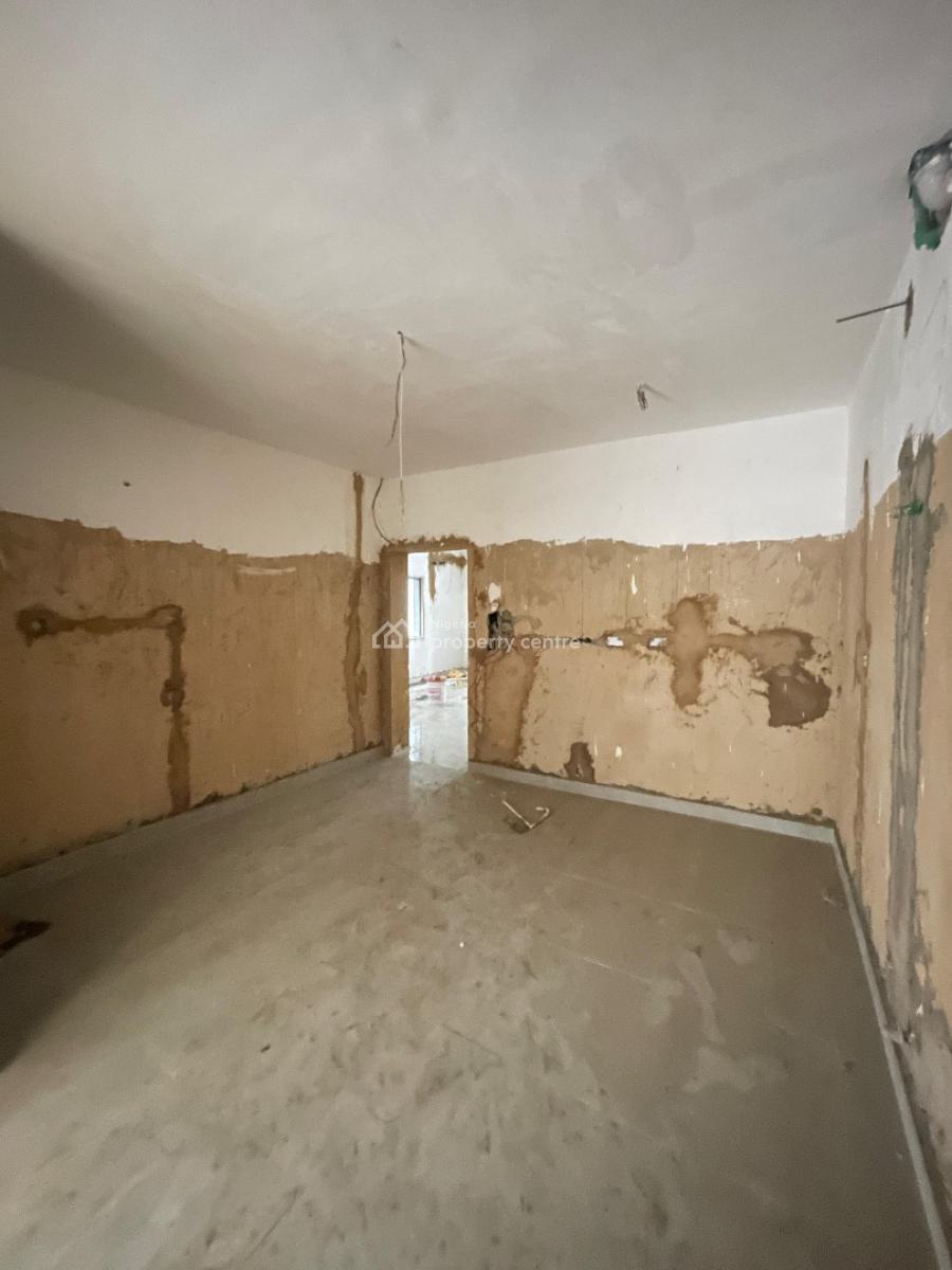Spacious 3 Bedroom Apartment, Yaba, Lagos, Block of Flats for Sale