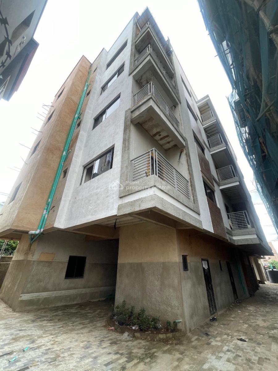 Spacious 3 Bedroom Apartment, Yaba, Lagos, Block of Flats for Sale