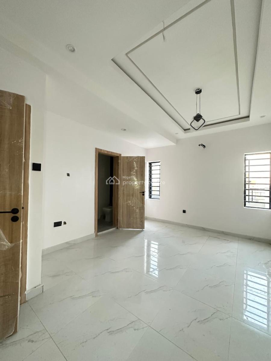Beautiful 2 Bedroom Apartment with a Gym in a Serene Environment, Ologolo, Lekki, Lagos, Flat / Apartment for Sale