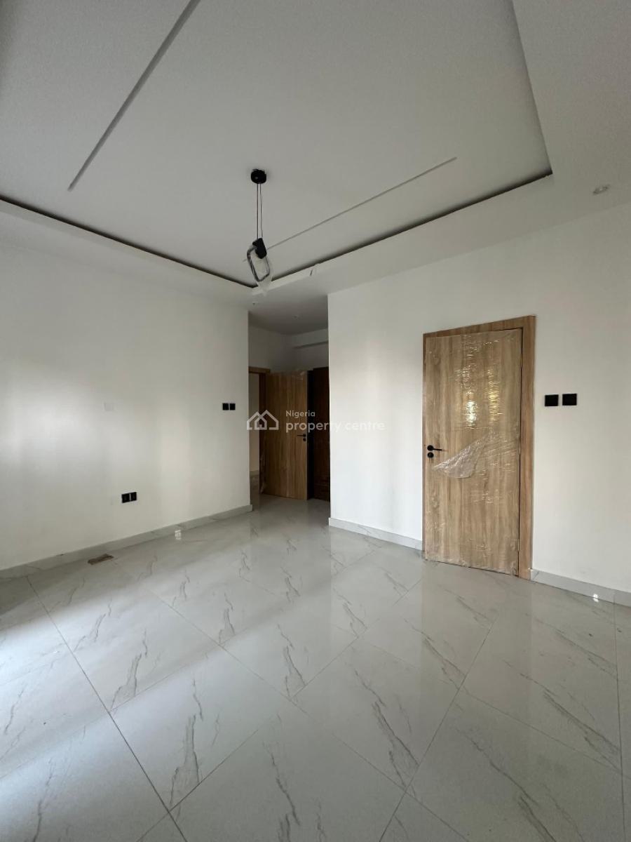 Beautiful 2 Bedroom Apartment with a Gym in a Serene Environment, Ologolo, Lekki, Lagos, Flat / Apartment for Sale