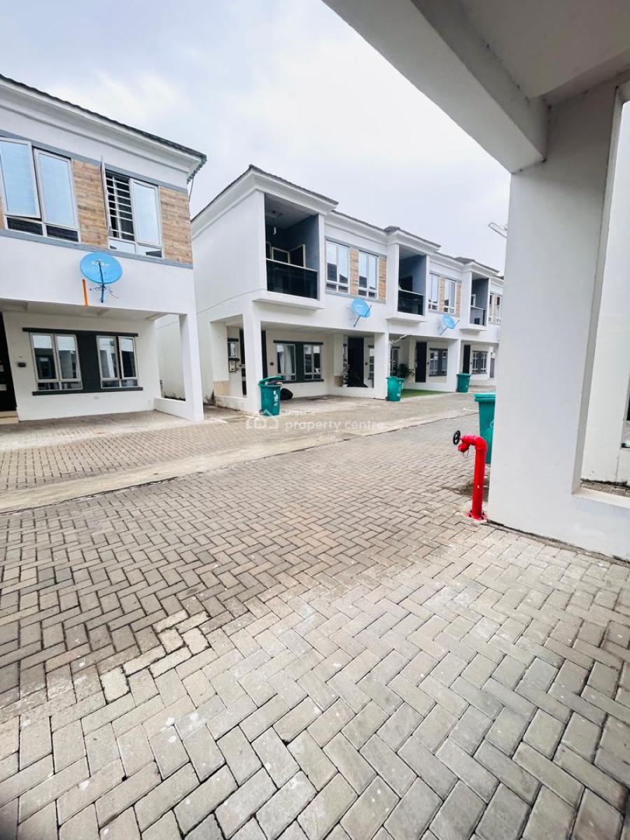Fully  Serviced  4 Bedroom  Duplex  in a Secured  Estate, Orchid Road, Lekki, Lagos, House for Rent