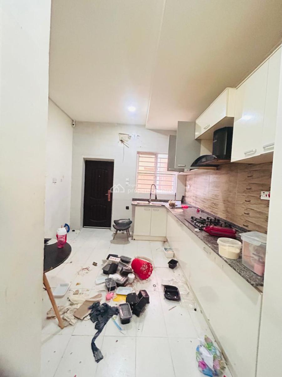 Fully  Serviced  4 Bedroom  Duplex  in a Secured  Estate, Orchid Road, Lekki, Lagos, House for Rent