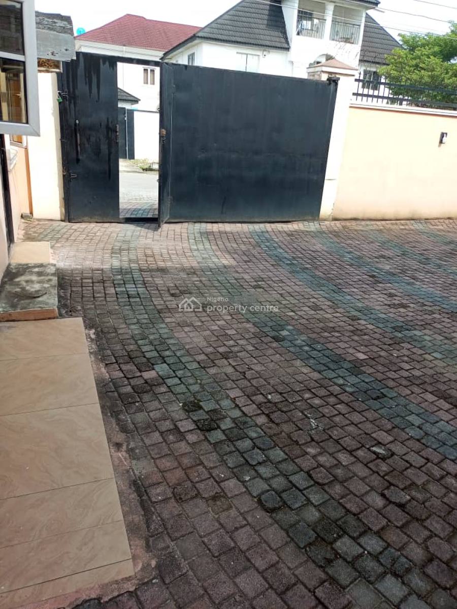 Well Maintained 5 Bedroom Duplex with 2 1 Bedroom Apt, Phase 1, Lekki Phase 1, Lekki, Lagos, Detached Duplex for Sale