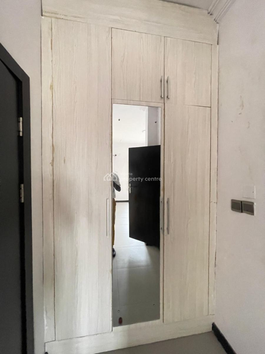 Standard 3 Bedroom Apartment + Spacious Bq for in a Communal Estate, Yaba, Lagos, Flat / Apartment for Sale