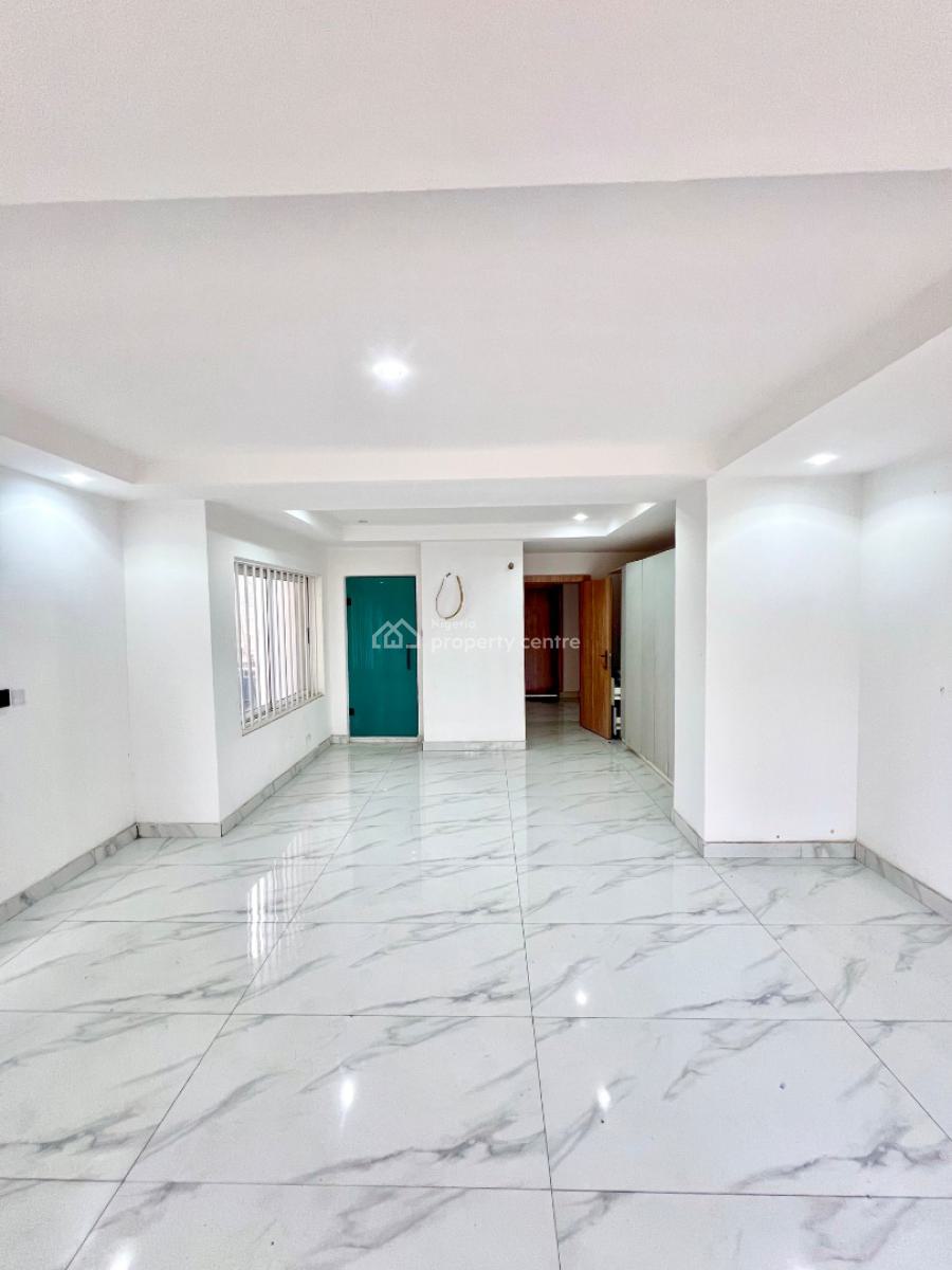 Spacious 3 Bedroom Apartment with Swimming Pool and Gym in Ikoyi, Off Awolowo Road, Ikoyi, Ikoyi, Lagos, Flat / Apartment for Rent