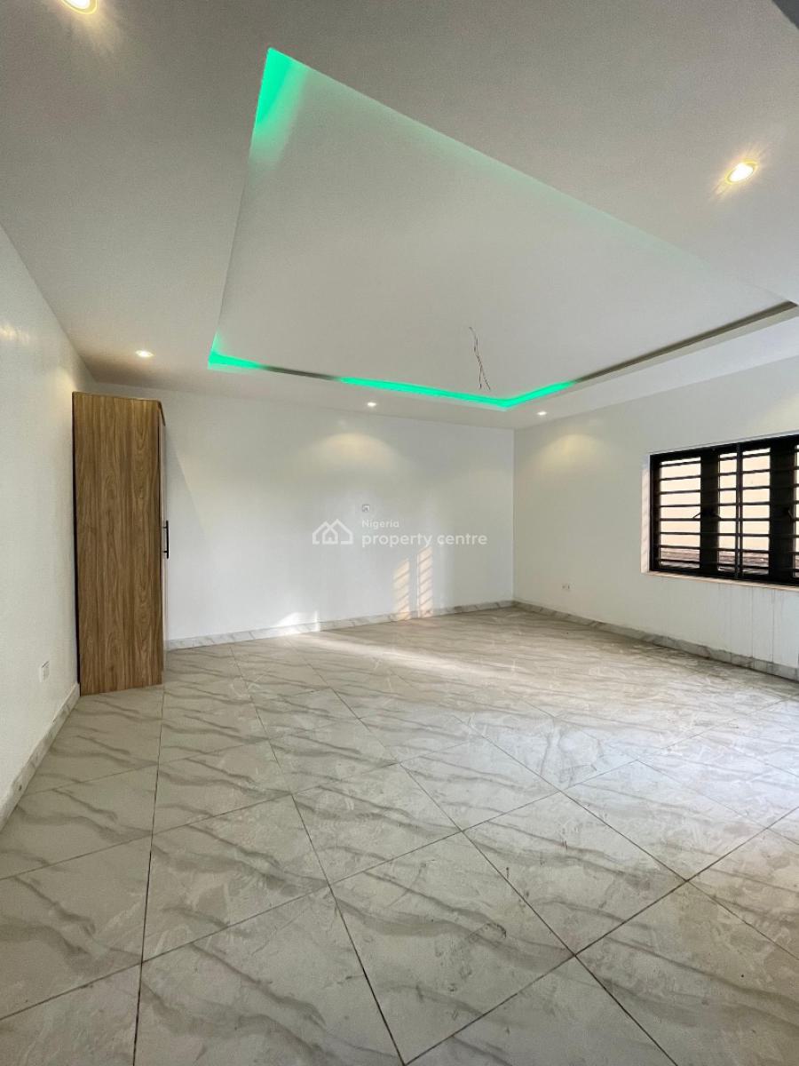 Spaciously Built 4 Bedroom Terrace Duplex with Bq, Surulere, Lagos, Terraced Duplex for Sale