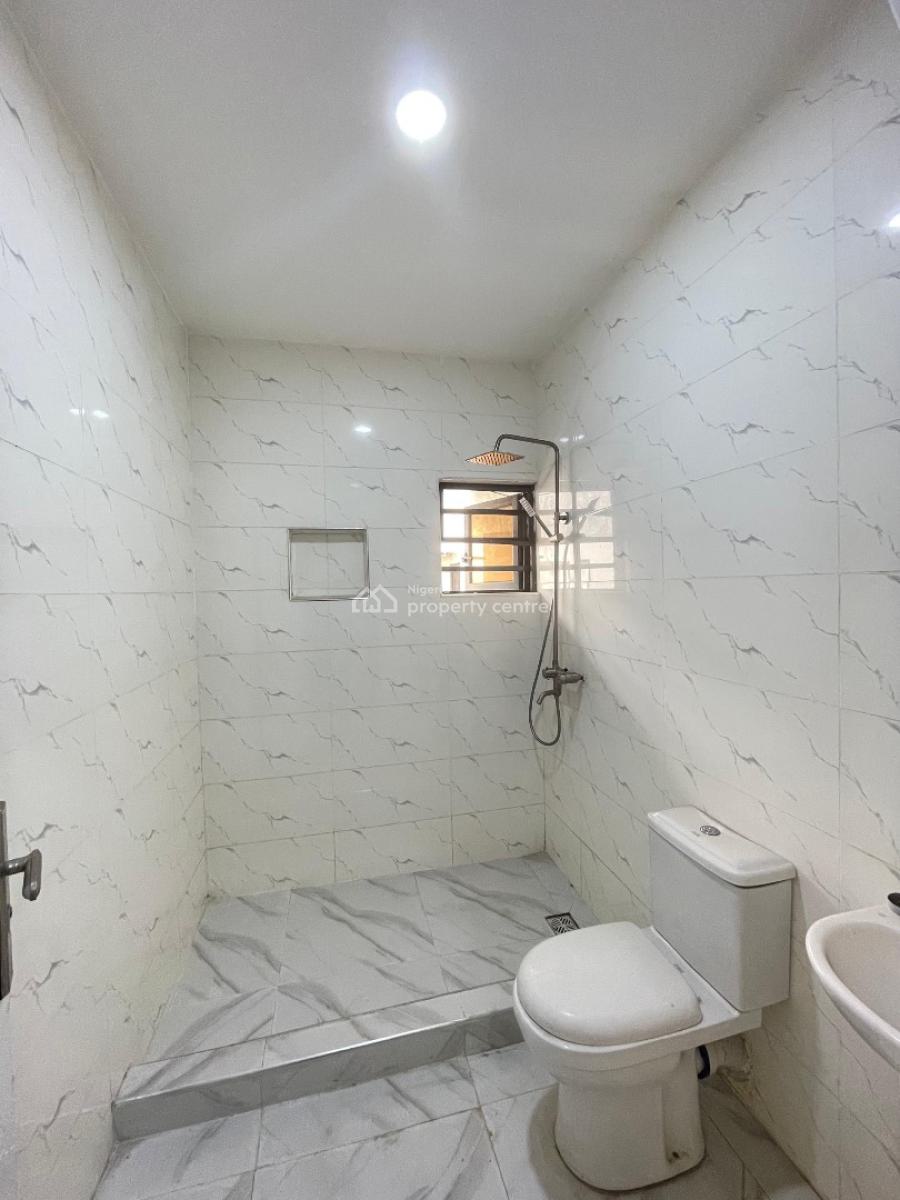 Spaciously Built 4 Bedroom Terrace Duplex with Bq, Surulere, Lagos, Terraced Duplex for Sale