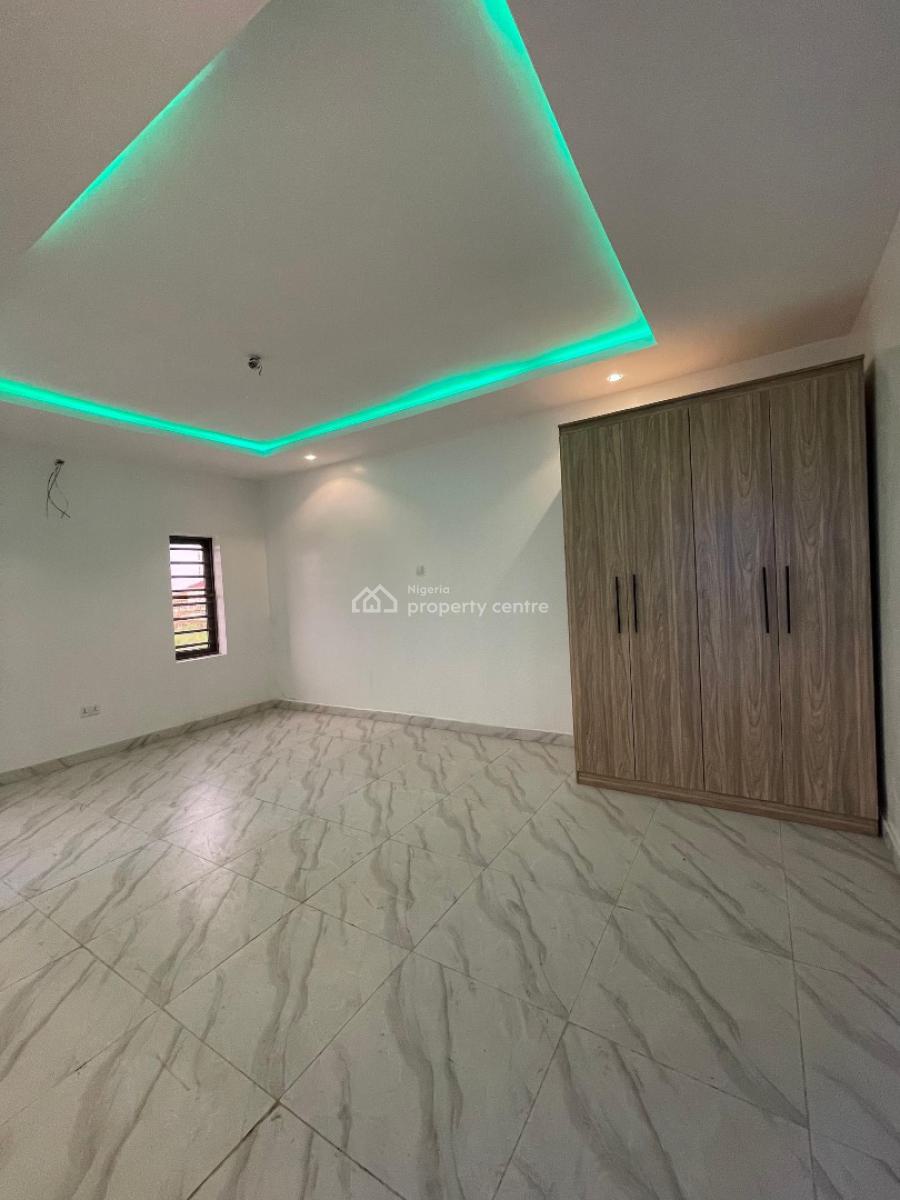 Spaciously Built 4 Bedroom Terrace Duplex with Bq, Surulere, Lagos, Terraced Duplex for Sale