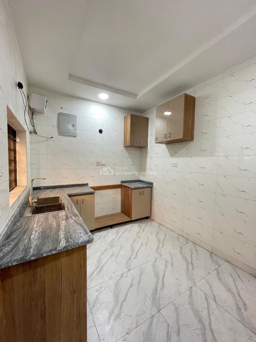 Spaciously Built 4 Bedroom Terrace Duplex with Bq, Surulere, Lagos, Terraced Duplex for Sale