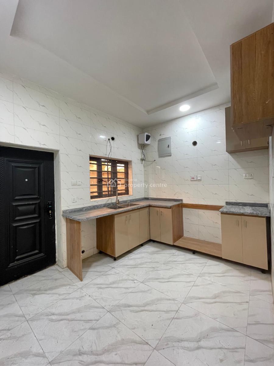 Spaciously Built 4 Bedroom Terrace Duplex with Bq, Surulere, Lagos, Terraced Duplex for Sale