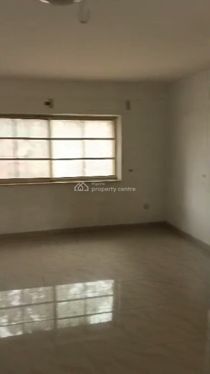 Spacious 3 Bedroom Apartment, Onigbongbo, Onigbongbo, Maryland, Lagos, Flat / Apartment for Rent